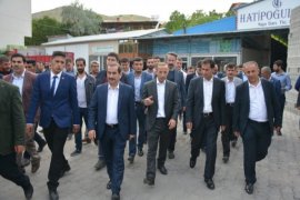 AK Parti Bitlis milletvekili adayları Adilcevaz’da seçim çalışması yürüttü