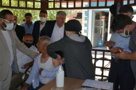 Tatvan’daki Bayramlaşma Programı Aşı İle Taçlandırıldı