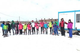 Tatvan’daki çocuklara kayak eğitimi