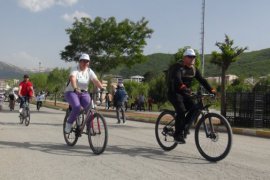 Çevre Temizliği ve Sıfır Atık Konusuna Dikkat Çekmek Amacıyla 100 Kişi Pedal Çevirdi