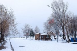 Tatvan'da Kar Yağışı