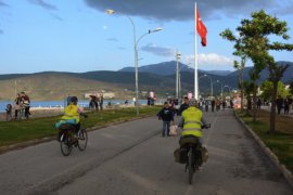 Bisikletle Bergama’dan Yola Çıkan 2 Kadın 57 Günde Tatvan’a Vardı