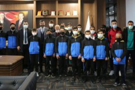 Şırnak’taki Yarışmaya Gidecek Olan Sporcular Başkan Tanğlay’ı Ziyaret Etti