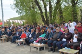 Tatvan Belediyesi 300 öğrenciye bisiklet dağıttı