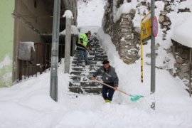 Bitlis’te Karla Mücadele Çalışmaları Aralıksız Devam Ediyor