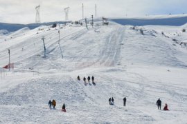 Bitlis’teki Kayak Merkezlerine Yoğun İlgi