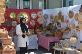 Tatvan Halk Eğitim Merkezi Yılsonu Sergisi Açtı