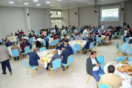 AK Parti tarafından Tatvan'da iftar yemeği düzenlendi