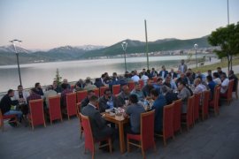 Sürücü kursu federasyonu tarafından Tatvan’da iftar yemeği düzenledi
