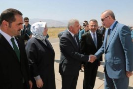 Cumhurbaşkanı Erdoğan, Malazgirt Zaferi etkinliklerine katıldı