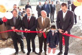 Adilcevaz'daki İlkokul ve Ortaokullarda Kütüphane Açılışı Gerçekleştirildi