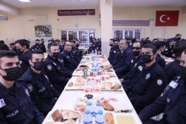 Vali ve Rektör Polis Adaylarıyla İftar Yaptı