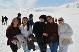 Bitlis Eren Üniversitesi'nde '5. Kar Festivali' Düzenlendi