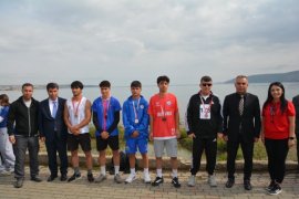 Tatvan Sahilinde Atletizm Müsabakaları Yapıldı