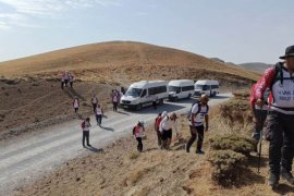 Nemrut Kalderası’nda Çanak Yürüyüşü Düzenlendi