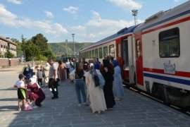 Tatvan ADEM Kursiyerleri ve Çocuklara Yönelik Trenle Yolculuk Etkinliği