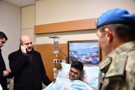 Bakan Soylu Bitlis’teki yaralı askerleri ziyaret etti