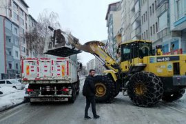 Tatvan’da Karla Mücadele Çalışmaları Sürüyor