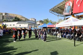 Bitlis’te Spor Okulları Yapılan Törenle Açıldı