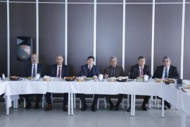 Rektör Yardım basın mensuplarını kahvaltıda ağırladı