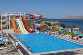 Tatvan’daki Aqua Park Hizmete Açıldı