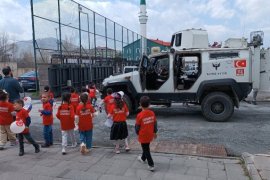 Cumhuriyet Anaokulu Öğrencileri Emniyet Müdürlüğünü Ziyaret Etti
