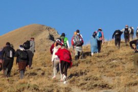 Nemrut Kalderası Çanağı Yürüyüşü Düzenlendi