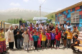 Bitlis’te Kırsaldaki Çocuklar Tiyatroyla Buluşuyor