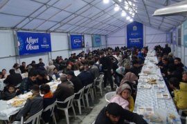 Tatvan’da İftar Çadırına Yoğun İlgi