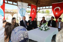 Rektör Elmastaş’tan Yeni Öğrencilere Sıcak Karşılama