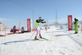 Bitlis’te Kayaklı Koşu Şampiyonası Düzenlendi