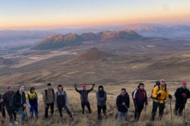 Bitlis’teki Nemrut Dağı’nda Çanak Yürüyüşü Yapıldı