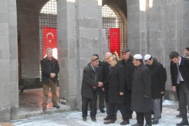 Bitlis’teki tarihi cami restore edilerek ibadete açıldı