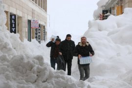 Depremzedeler İçin Bitlis Tek Yürek