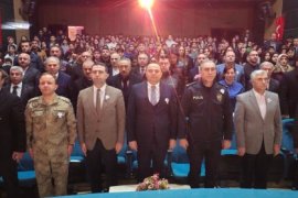 Tatvan’da İstiklal Marşı ve Mehmet Akif Ersoy'u Anma Günü Programı Düzenlendi