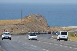 Aktivistler, Van Gölü İçin 450 Kilometre Pedal Çevirdiler