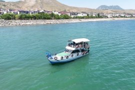 Tatvan’da ‘Denizcilik ve Kabotaj Bayramı’ Kutlamaları