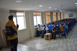 Öğrencilere Hayat Kurtarma Eğitimi Verildi