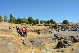 Van Gölü’nün Tatvan Sahilinde 4 Ton Çöp Toplandı