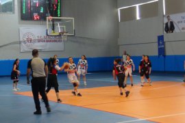 Bitlis'teki Basketbol Müsabakalarına 9 İlden 192 Sporcu Katıldı