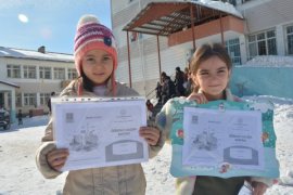 Kaymakam Demirer, Öğrencilerin Karne Sevincine Ortak Oldu