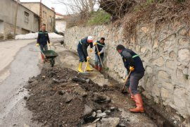 Bitlis Belediyesi Ekipleri Bahar Temizliğine Başladı