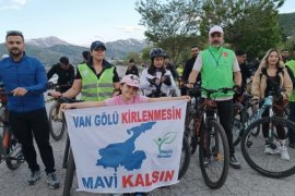 Van Gölü Sahilinde Bisiklet Turu Düzenlendi