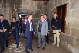 Bitlis'teki tarihi taş evler turizme kazandırılıyor