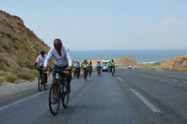 Aktivistler, Van Gölü İçin 450 Kilometre Pedal Çevirdiler