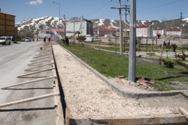 Bitlis’te kaldırım çalışmalarına başlandı