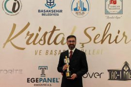 Bitlis Belediyesi'ne 'Yılın Alt Yapı ve Çevre Düzenlemesi Ödülü' Verildi