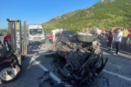 Tatvan’da trafik kazası 2 ölü 1 yaralı