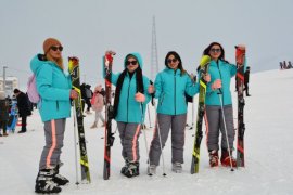 Bitlis'te ‘Kayak Şenliği’ Düzenlendi