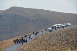 Nemrut Kalderası’nda Öğretmenlere Yönelik Doğada Yürüyüşü Düzenlendi